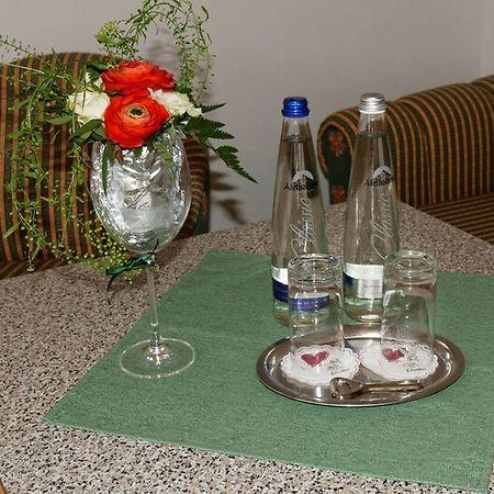 Burg Cafe Hotel Marquartstein Bagian luar foto