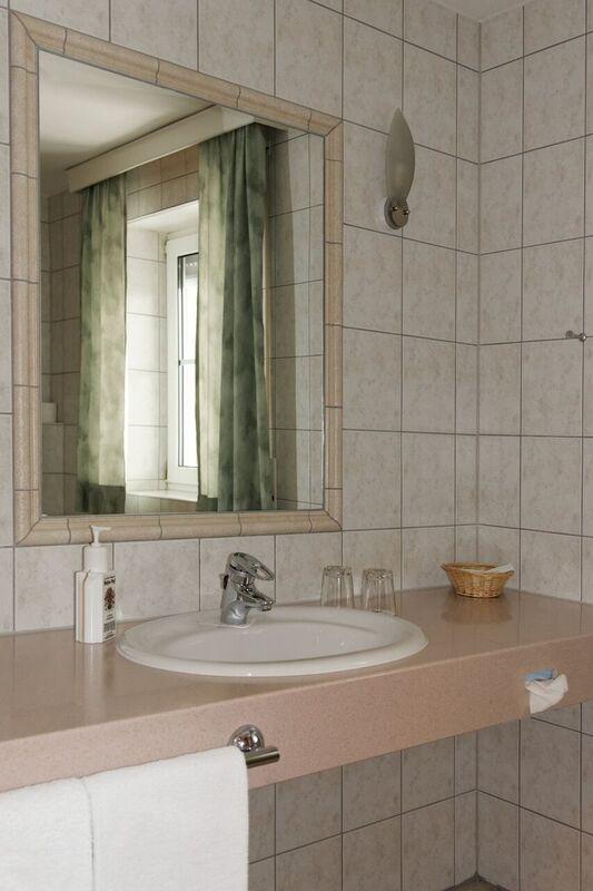Burg Cafe Hotel Marquartstein Bagian luar foto